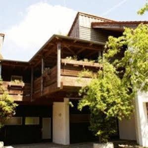 Motel Ostsee Lodge Ratekau Exterior photo